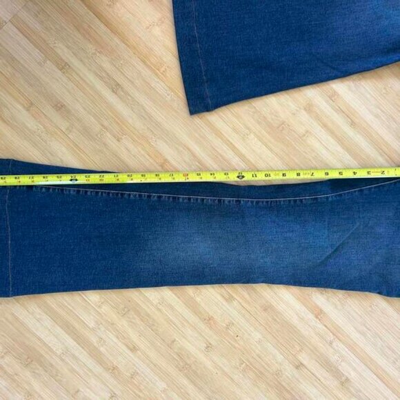 Good American Good Legs Flare Jeans 6/28 Medium Wash Blue 004 30" Inseam Organic - Picture 6 of 8